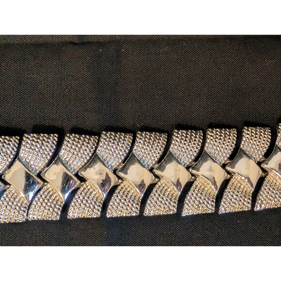 Vintage Coro Silver Tone Bracelet Bow Tie Design 15 Sections 7.25"L w Chain - Picture 2 of 15